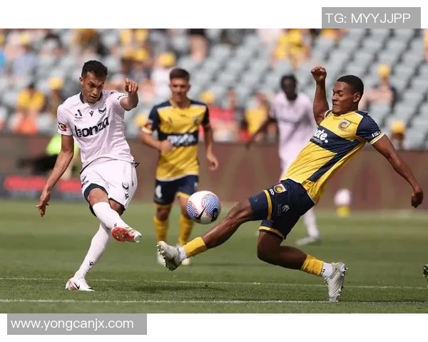 中央水手与西部联的激烈对决展现足球魅力与团队精神的巅峰较量